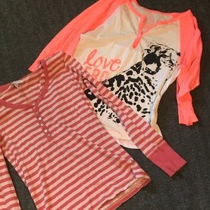 2 Aeropostal shirts💖